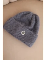 Dámská zimní čepice chlupatá s ozdobným knoflíkem grafitová