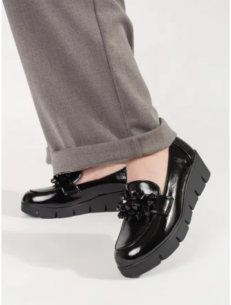 Jedinečné dámské černé mokasíny na klínku Jedinečné dámské černé mokasíny na klínku