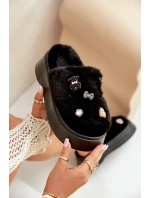 Dámské Kožené Pantofle Na Silné Podešvi S Připínáčky Černé Zintoria