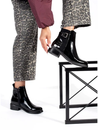 Originální dámské černé kotníčkové boty na širokém podpatku Originální dámské černé kotníčkové boty na širokém podpatku