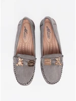 Moderní  polobotky šedo-stříbrné dámské na klínku