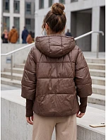 Krátká dámská prošívaná bunda s kapucí, hnědá, FashionStreet TY5766 Krátká dámská prošívaná bunda s kapucí, hnědá, FashionStreet TY5766