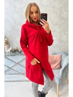 Červená tunika nadměrné velikosti s obálkovou přední částí