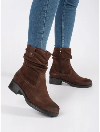 Zajímavé dámské černé  kotníčkové boty Obcas