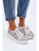 Dámská kožená polobotka s ažurovým vzorem Zazoo 2821 Světle šedá