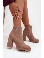 Dámské kotníkové boty s izolací na klínku s ozdobným detailem béžové Briella