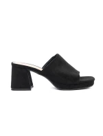 Zajímavé černé dámské nazouváky na širokém podpatku Zajímavé černé dámské nazouváky na širokém podpatku