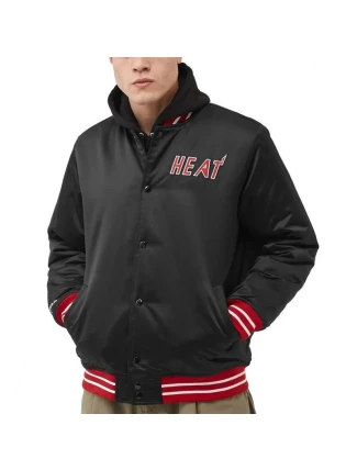 Mitchell & Ness NBA Heavyweight Satin Jacket Miami Heat M OJBF3413-MHEYYPPPBLCK pánské provedení Mitchell & Ness NBA Heavyweight Satin Jacket Miami Heat M OJBF3413-MHEYYPPPBLCK pánské provedení