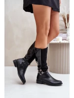 Zateplené kozačky na plochém podpatku s ozdobnou sponou černé Leatharia