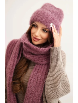 Dámský komplet čepice a dlouhého šály z měkké příze tmavě růžový Dámský komplet čepice a dlouhého šály z měkké příze tmavě růžový