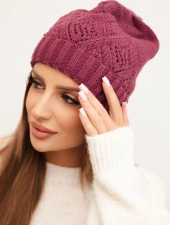 Dámská zimní čepice z vlny a s geometrickým vzorem K479 tmavě fialová