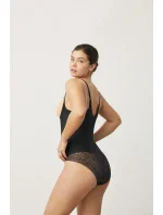 TVAROVÁNÍ POSTAVY S OTEVŘENÝM POPRSÍM 19627