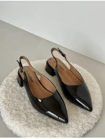 Lakované baleríny na nízkém podpatku s špičatými špičkami černé Anarinne