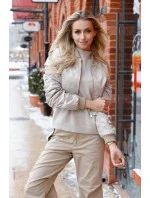 Krátká béžová dámská bunda typu bomber (AG3-2206) Krátká béžová dámská bunda typu bomber (AG3-2206)