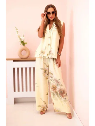 Dámský komplet z viskózy, vestu a kalhoty květinové žlutý
