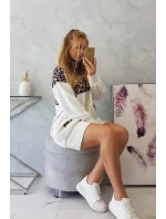 Velurové šaty s maskovacím motivem ecru Velurové šaty s maskovacím motivem ecru