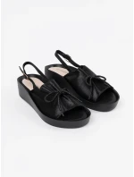 Komfortní  sandály černé dámské na klínku