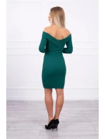 Přiléhavé šaty s výstřihem do V zelené