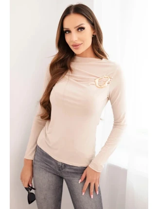 Dámská blůza s ozdobnou sponou mačkaná z viskózy béžová Dámská blůza s ozdobnou sponou mačkaná z viskózy béžová