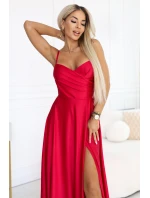 646-3 Dlouhé společenské šaty bez ramínek s rozparkem na nohou - červené
