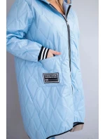 Dámská bunda Plus Size prošívaná s kapucí a sportovními manžetami modrá