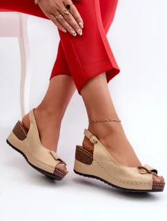 Dámské lehké sandály na klínu Pohodlná obuv Béžová Efravia