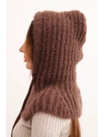 Dámská čepice s kapucí a jemným pletením s tkaničkami hnědá