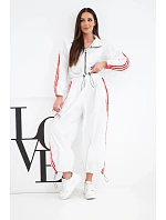 Dámský bavlněný komplet s oversized kalhotami a kontrastními lampasy bílý Dámský bavlněný komplet s oversized kalhotami a kontrastními lampasy bílý