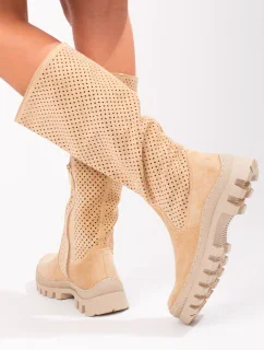 Módní dámské hnědé kozačky na plochém podpatku