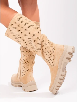 Módní dámské hnědé kozačky na plochém podpatku Módní dámské hnědé kozačky na plochém podpatku