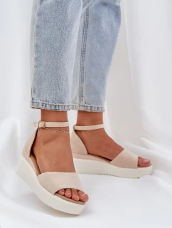 Lehké sandály na platformě a jemném klínu světle béžové Gillifia