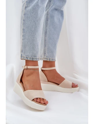 Lehké sandály na platformě a jemném klínu světle béžové Gillifia