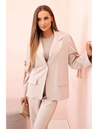 Dámská souprava s viskózou – sako s klopami a kalhoty s lampasem béžový Dámská souprava s viskózou – sako s klopami a kalhoty s lampasem béžový