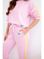 Dámská tepláková souprava Masełko s lampasy a volnou mikinou cukrově růžová