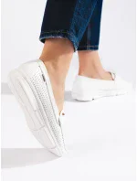Komfortní bílé dámské mokasíny bez podpatku Komfortní bílé dámské mokasíny bez podpatku