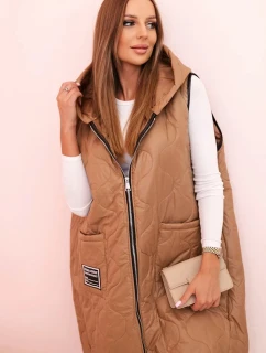 Dámská prošívaná vesta Plus Size s kapucí na zip camelová
