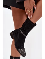 Dámské boty na nízkém podpatku se zdobením a páskem D&A – černé