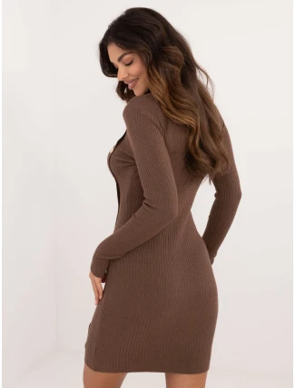 Šaty AT SK 2345 2.32 hnědá Šaty AT SK 2345 2.32 hnědá