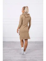 Šaty s delšími zády a barevným velbloudím potiskem