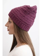 Dámská zimní čepice s klasickým žebrovaným pletením K439 tmavě fialová
