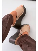 Dámské nazouváky na platformě s nýty béžové Mareline
