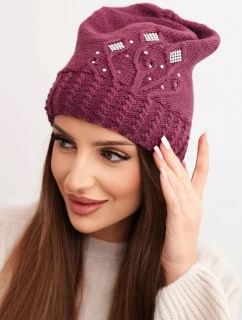 Dámská zimní čepice s vlnou zdobená flitry a pletením K473 tmavě fialová