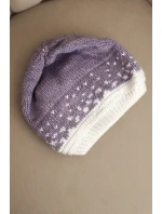 Dámská zimní čepice z vlny s geometrickým vzorem K477 fialová + bílá