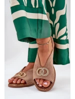 Dámské Sandály S Dekorací Na Plochém Podpatku Eko Semišové Tmavě Béžové Ralisses Dámské Sandály S Dekorací Na Plochém Podpatku Eko Semišové Tmavě Béžové Ralisses