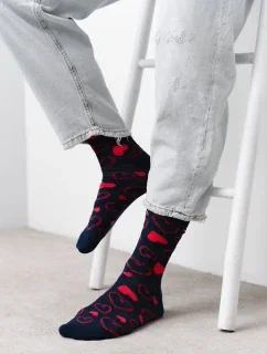 Vzorované pánské ponožky Steven art.136 Srdíčka