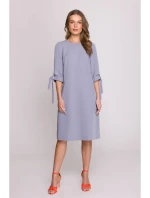 S393 Šaty áčkového střihu s vázacími rukávy - holubičí šedá