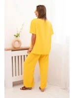 Dámský komplet s volnou halenkou a širokými nohavicemi žlutý