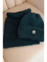 Dámská souprava čepice a šály zimní nadýchaná s ozdobným emblémem mořská