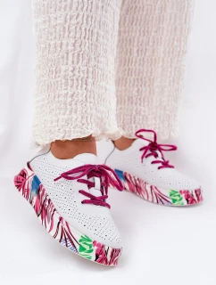 Dámské Kožené Sneakersy Na Vzorované Platformě Vinceza 88017 Bílé