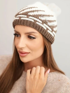 Dámská zimní čepice z vlny s geometrickým vzorem a kamínky K469 ecru